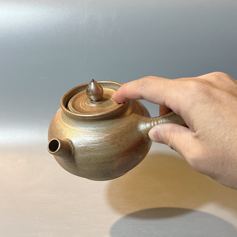 柴燒側把茶壺 / 小平凡手作 - 茶具/茶杯 - 陶 