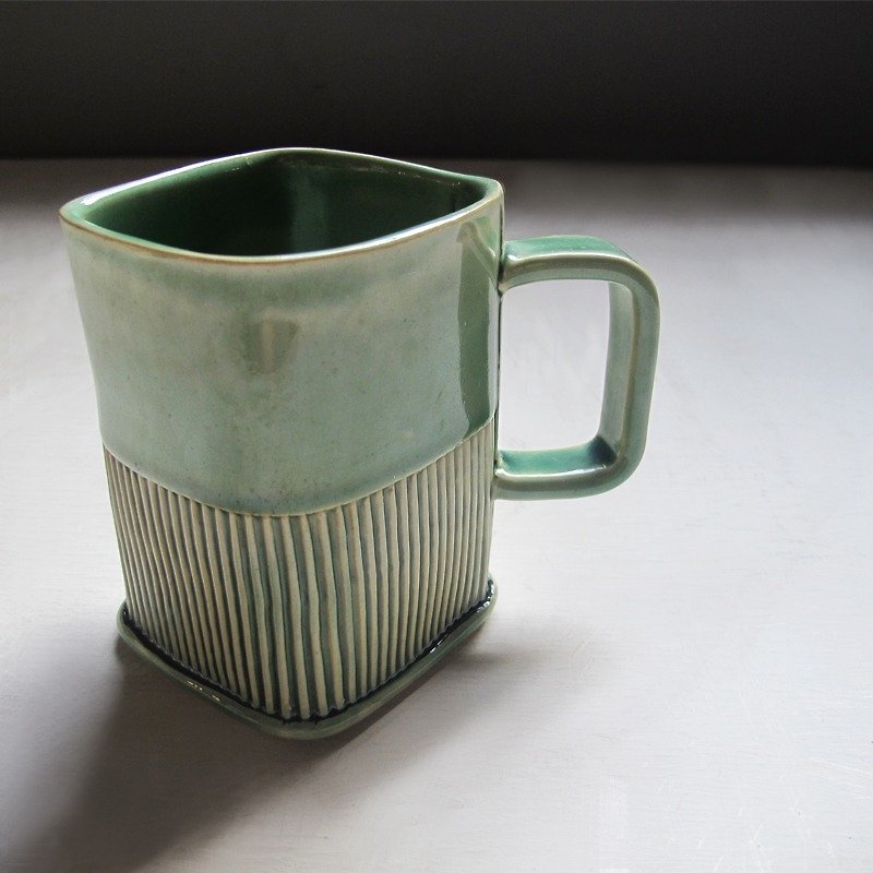 [Five Creative] - pinching the cup (plain section) - Mugs - Pottery 