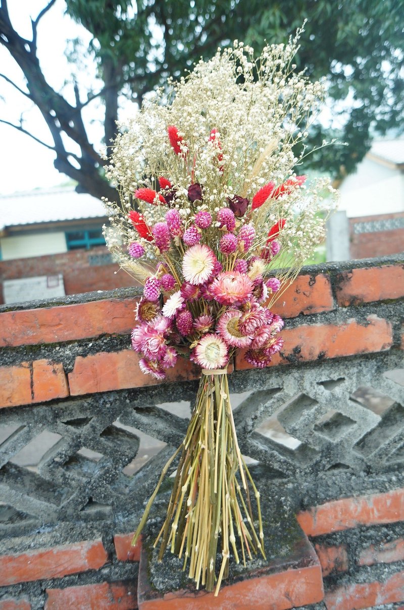 『麋花Amor Floral』復古囍長花束/新娘伴娘小花童 乾燥花 婚禮小物 新娘捧花 花環 外拍道具 全家福攝影 婚紗拍照道具 母親節 - 盆栽/植栽 - 植物．花 紅色