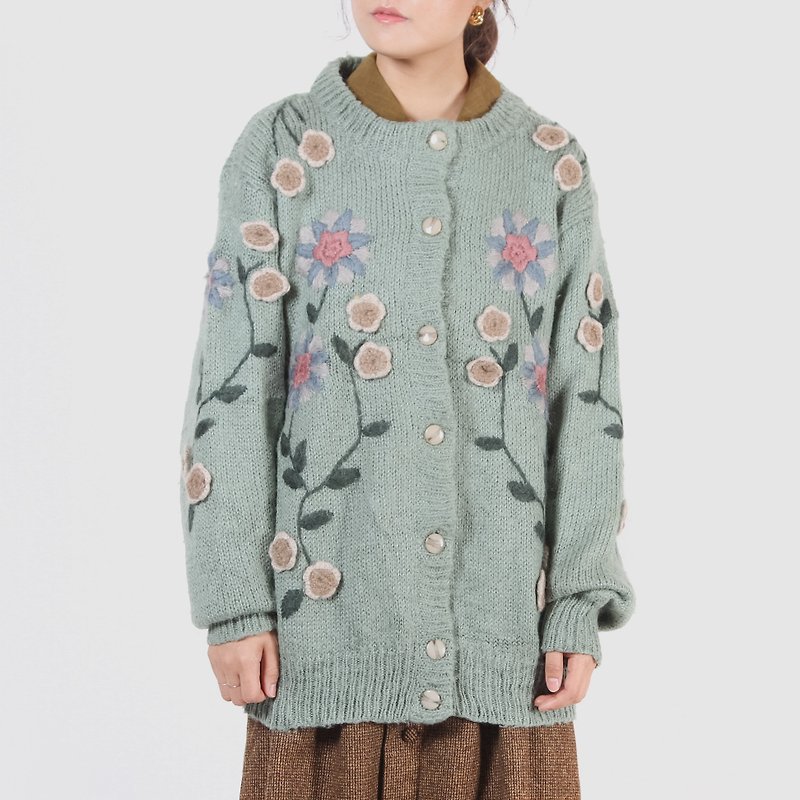 [Egg Plant Vintage] Shangshan Caihua Seiko Line Embroidered Cardigan - Women's Sweaters - Wool Green