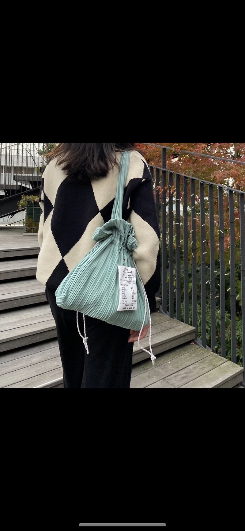 Wyllabrand กระเป๋าผ้าพลีส Celery jumbo dumpling - กระเป๋าถือ - วัสดุอื่นๆ สีเขียว