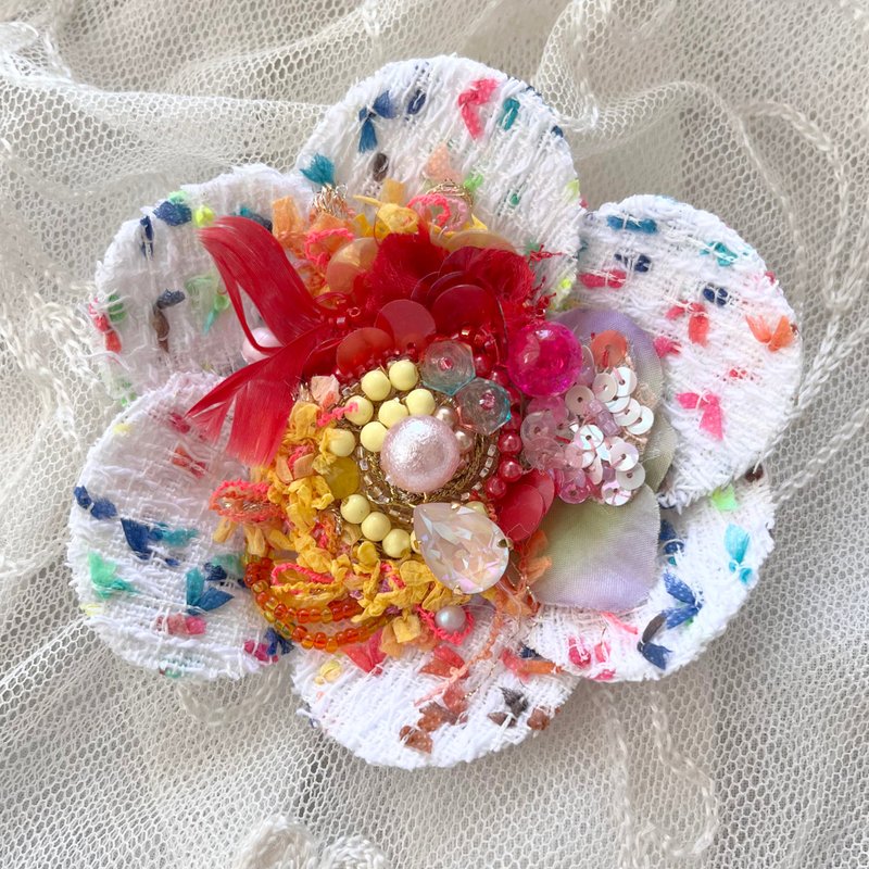 Corsage Brooch No.53　Handmade Accessory - เข็มกลัด - ผ้าฝ้าย/ผ้าลินิน 