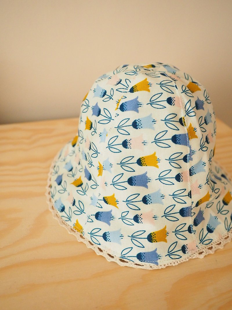 彌月禮物 雙面粉藍小花防曬防風帽子 - 嬰兒帽/髮帶 - 棉．麻 藍色