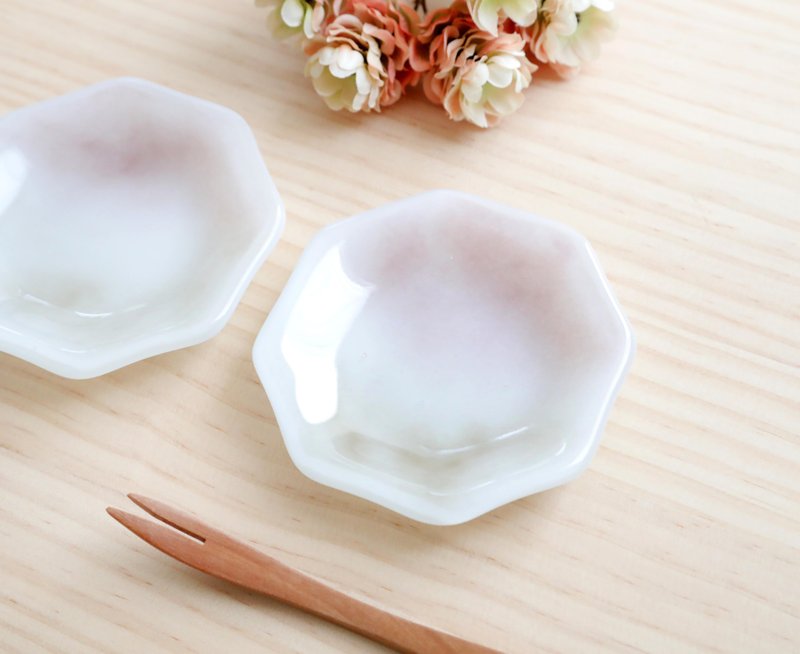 ガラスの八角小皿 / 朝焼けの霧 - 小皿 - ガラス ホワイト