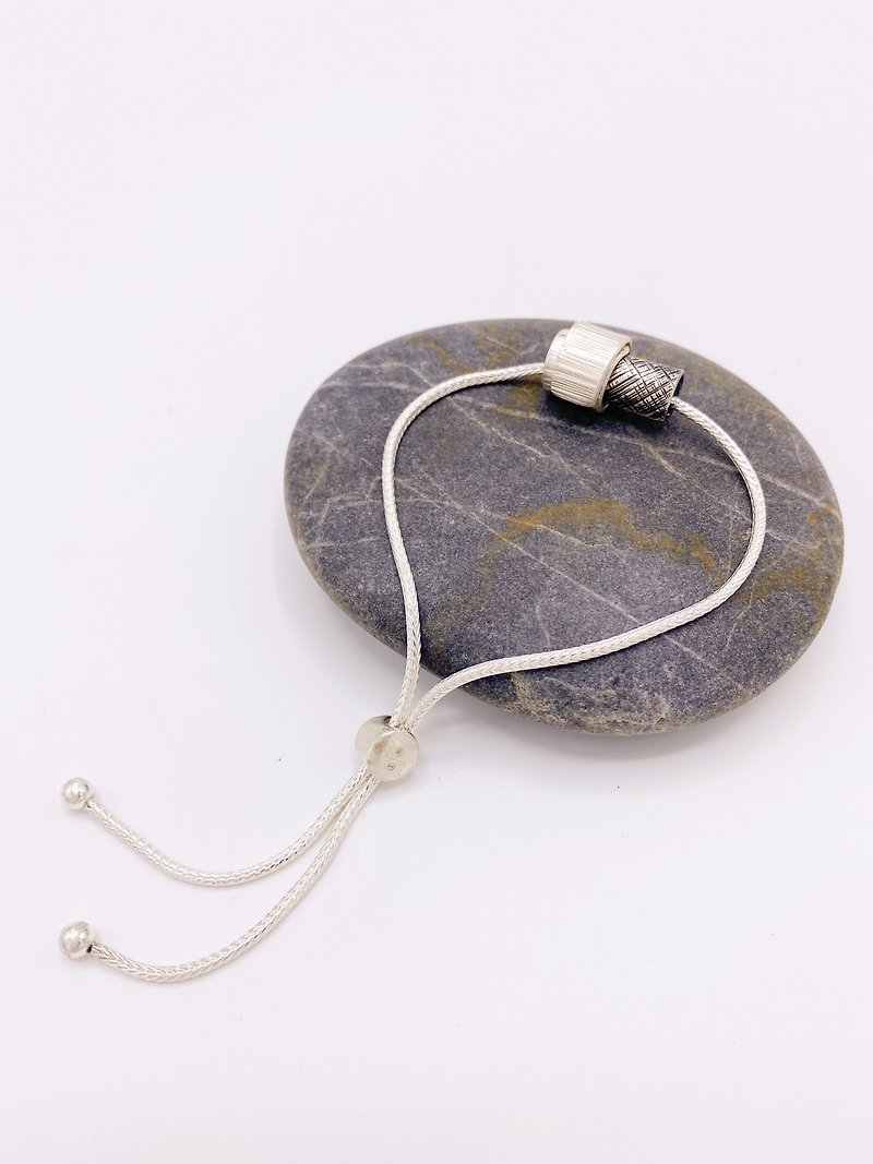 Adjustable sliding knot silver bracelet with handmade charms (B0085) - Bracelets - Silver Silver