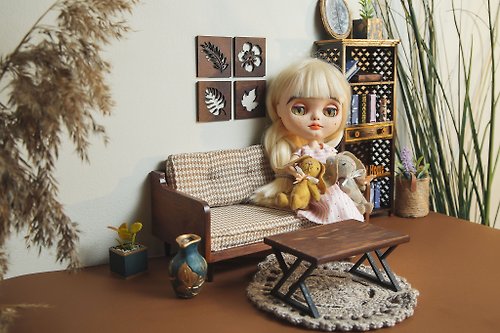 ミニチュアソファ、1/6スケールバービー用ソファ、ブライス人形。ドールハウスの家具