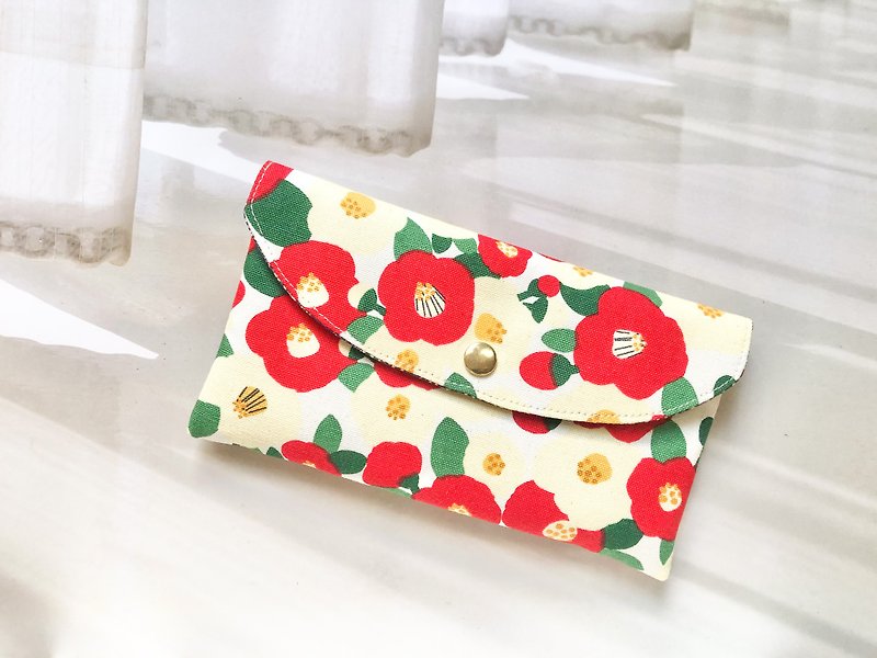 Hand-made passbook package. Red envelope bag. Tsubaki Flower - กล่องเก็บของ - ผ้าฝ้าย/ผ้าลินิน สีแดง