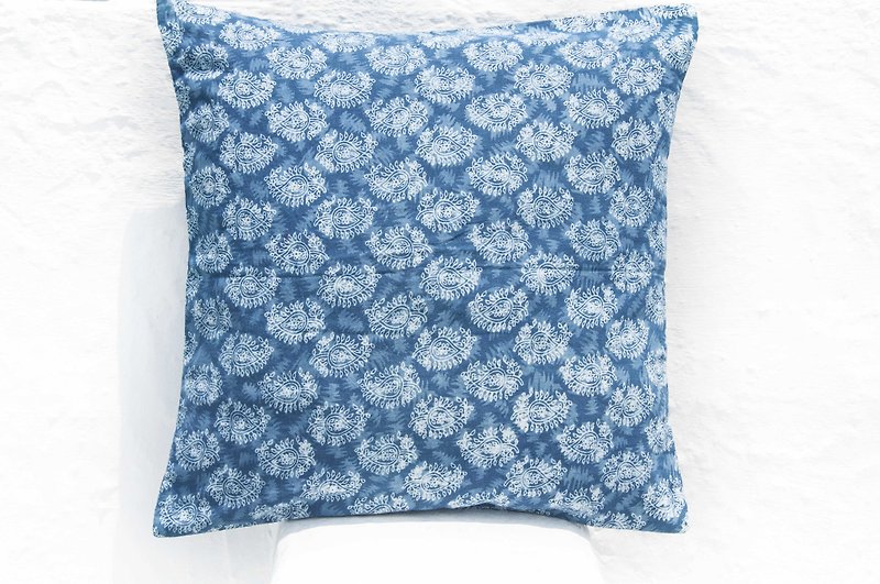 Blue dyed pillowcase / cotton pillowcase / printed pillowcase / indigo blue dyed pillowcase - plant vine leaves - หมอน - ผ้าฝ้าย/ผ้าลินิน สีน้ำเงิน