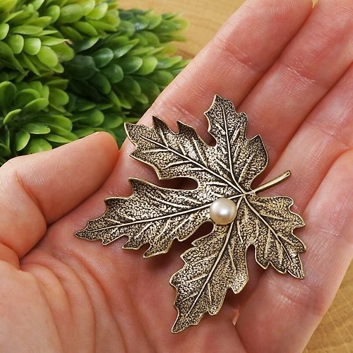 AGATIX Gold Brass Maple Leaf Pearl Forest Botanical Large Brooch Pin Woman Jewelry Gift