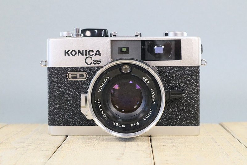 【完動品】オールドフィルムカメラ コニカ KONICA C35 FD　S/N204466 P106 - 相機/拍立得/底片相機 - 其他金屬 黑色