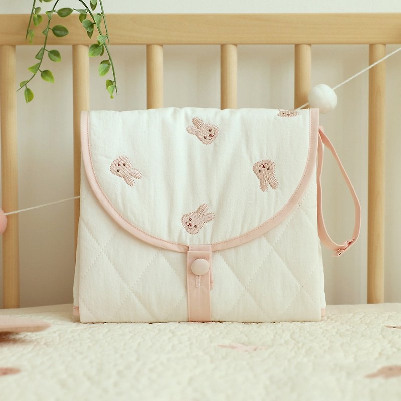 韓國Chezbebe 粉紅小兔隨行尿布墊 - 嬰兒床/床圍/寢具 - 棉．麻 