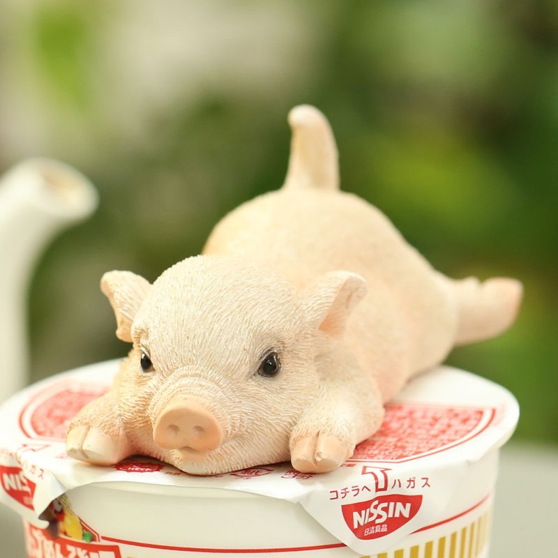 デバリエ ca216d【正規品】ブタの置物 白豚 カップラーメン マグネット レジン製 ギフト かわいい 誕生日プレゼント - 置物 - レジン ピンク