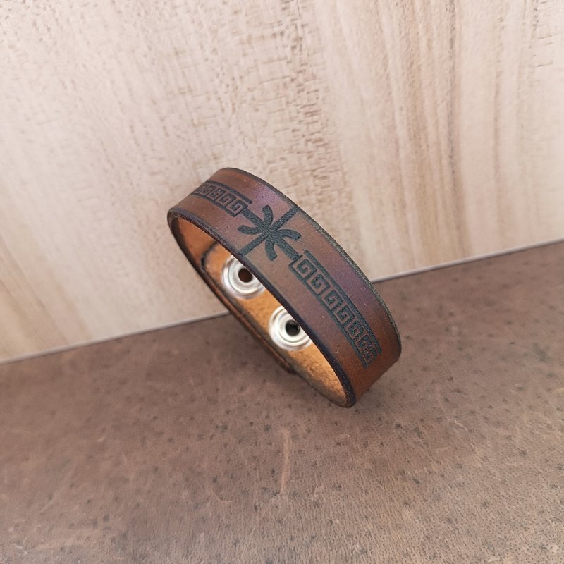 Apollo Delphic Double Epsilon Leather Bracelet with Greek Key Meander Pattern - 手鍊/手環 - 真皮 咖啡色