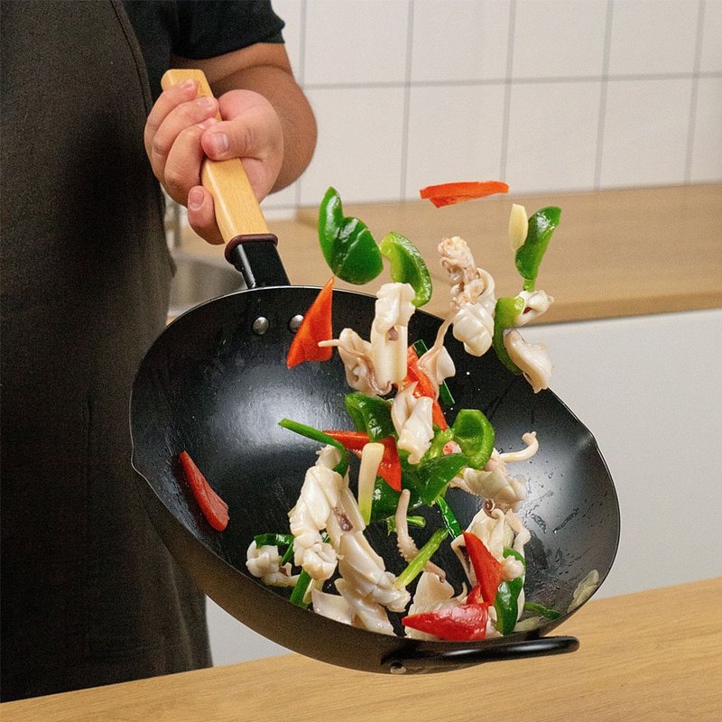 【Taste Plus】悅味元器系列 窒化鐵 中式中華炒鍋 鐵鍋 32cm - 鍋子/烤盤 - 其他材質 黑色