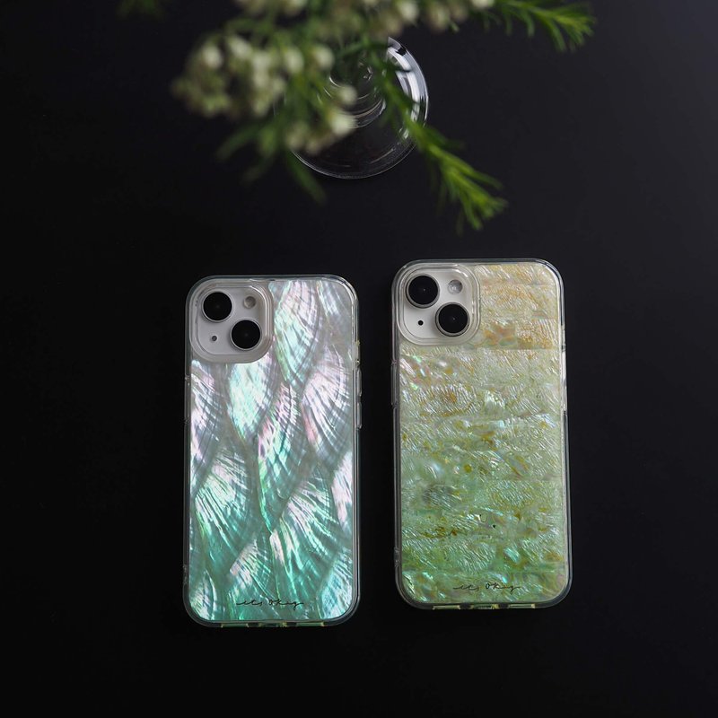 Emerald Forest Mother of Pearl Phone Case | Handcrafted Red Seashell - เคส/ซองมือถือ - เปลือกหอย สีเขียว