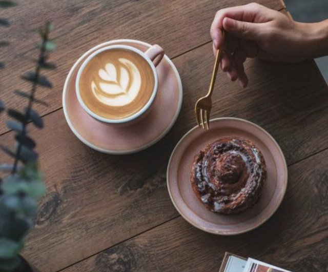 LOVERAMICS |卵型シリーズ300mlラテカップ＆プレートセット