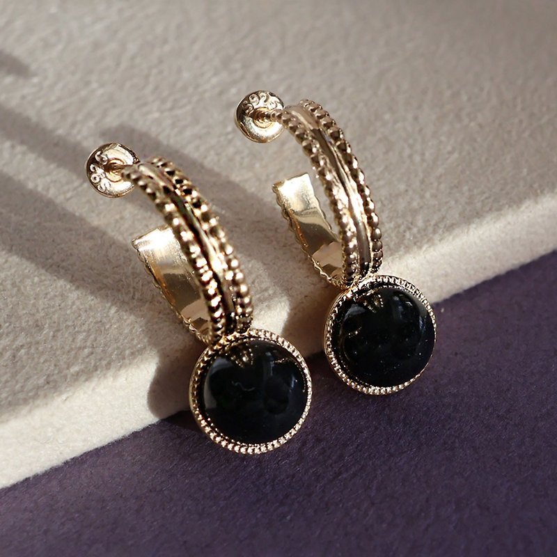 Onyx Hoop Earrings with Metal Bead Settings - ต่างหู - เงินแท้ สีทอง