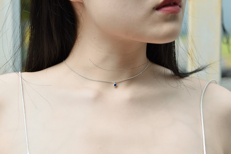 Cake inlaid with ink blue zircon in sterling silver - สร้อยคอ - โลหะ สีน้ำเงิน