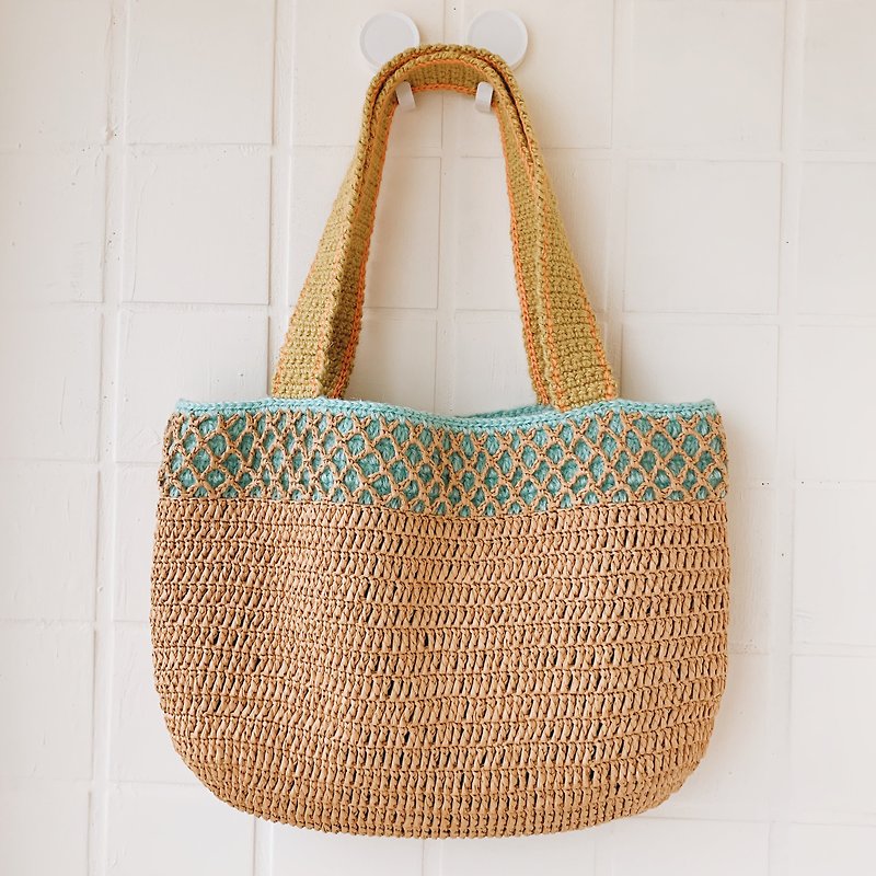 This world frowning each other woven handbag/shoulder bag/paper raffia/limited - กระเป๋าถือ - กระดาษ 