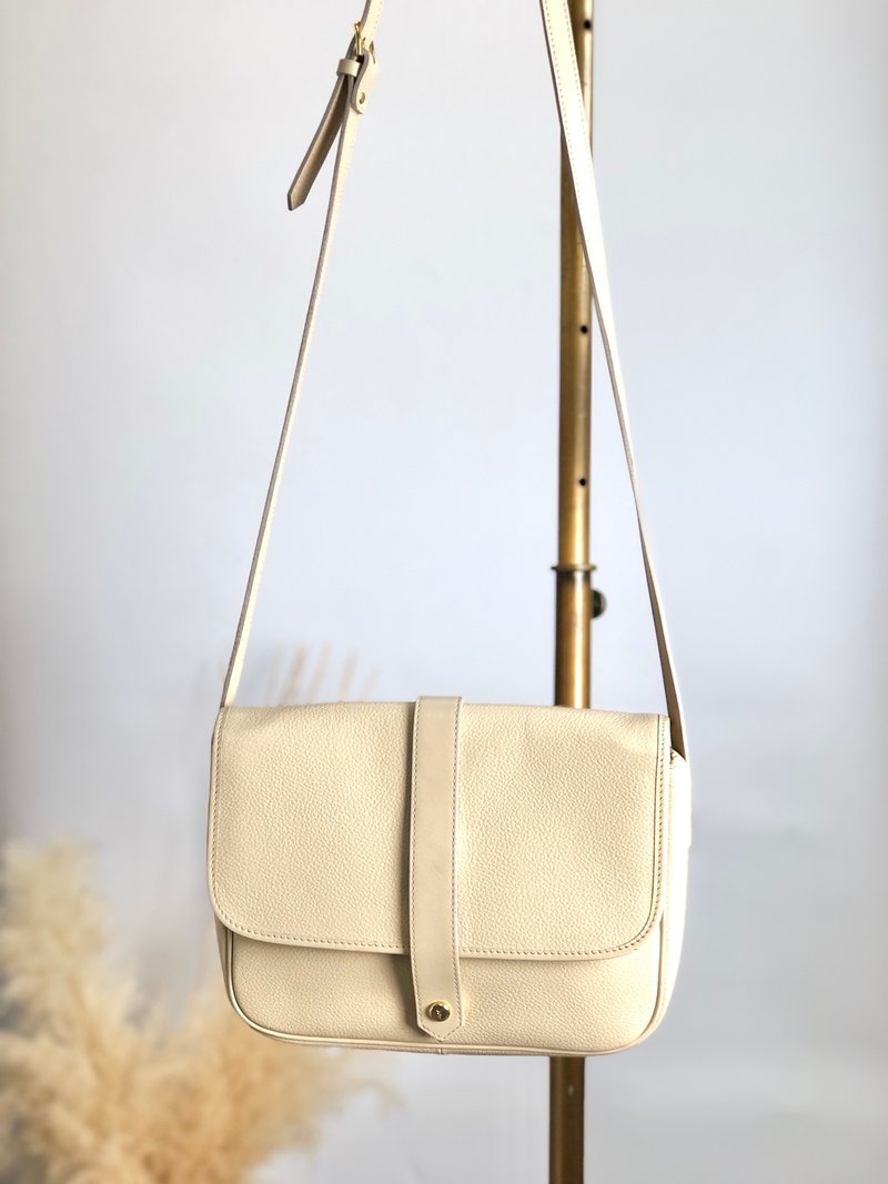 [Direct from Japan, branded used bag] Yves Saint Laurent shoulder bag, beige leather, vintage, old 27fnf2 - กระเป๋าแมสเซนเจอร์ - หนังแท้ ขาว