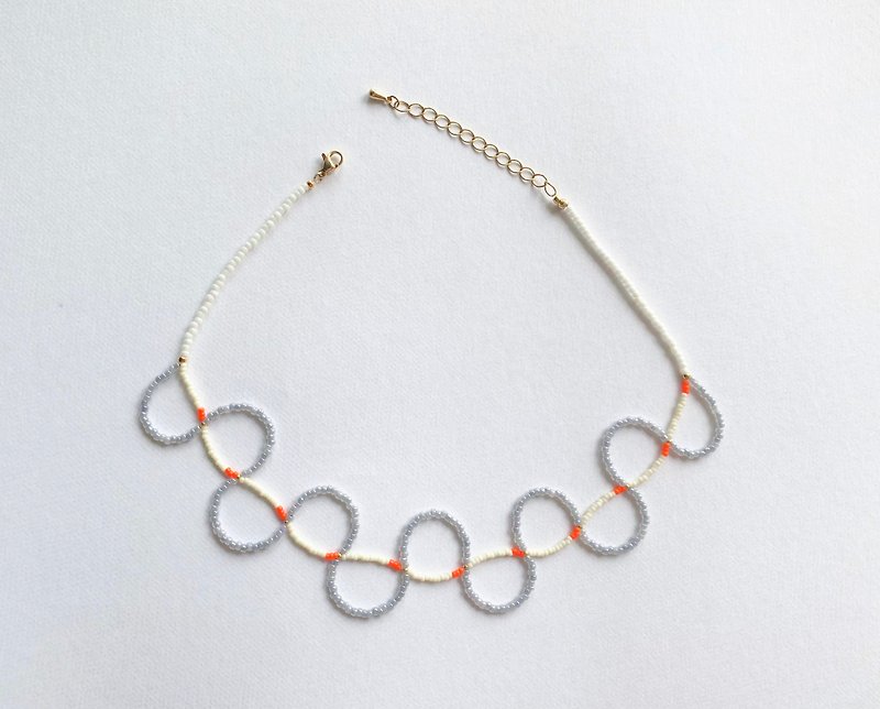 Naminami bead choker bead necklace circus waves - สร้อยคอ - วัสดุอื่นๆ สีส้ม