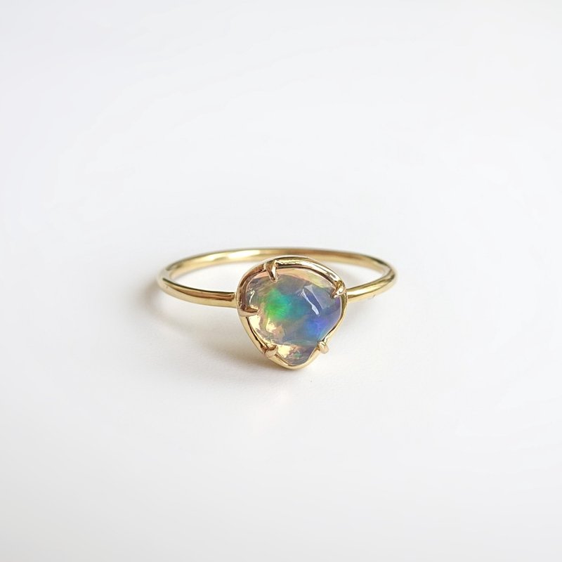 限量現貨 - 天然遊彩蛋白石 不規則形爪鑲 純 18K 金戒指 0.656ct - 戒指 - 寶石 藍色