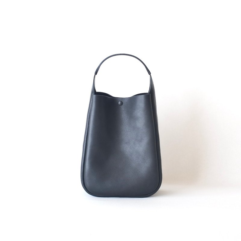 One-handle tote bag [cowbell] hand-stitched - Handbags & Totes - Genuine Leather Black