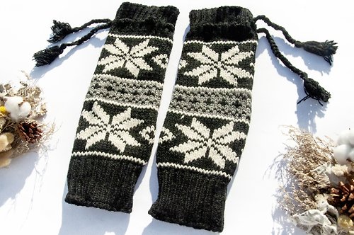 omhandmade 手織純羊毛針織襪套/編織羊毛襪套/內刷毛襪套/保暖襪套-黑白雪花