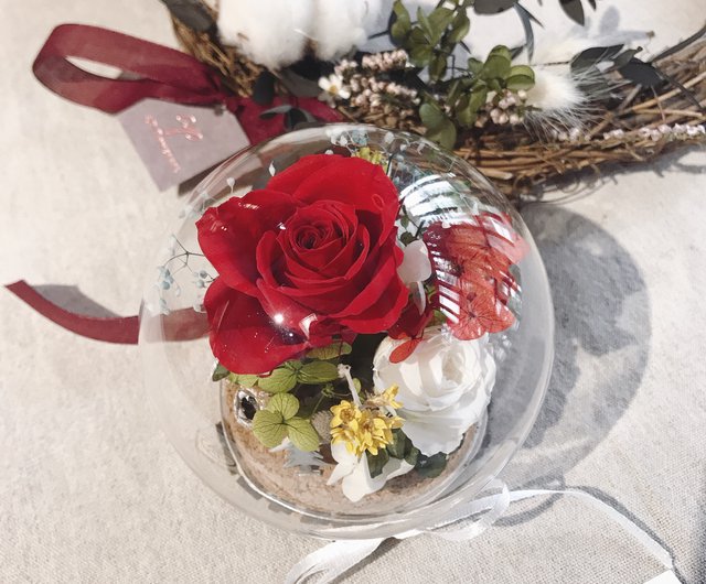 Glass frame with natural preserved & dried flowers in green with logo /  opening - Shop ohanabako Dried Flowers & Bouquets - Pinkoi