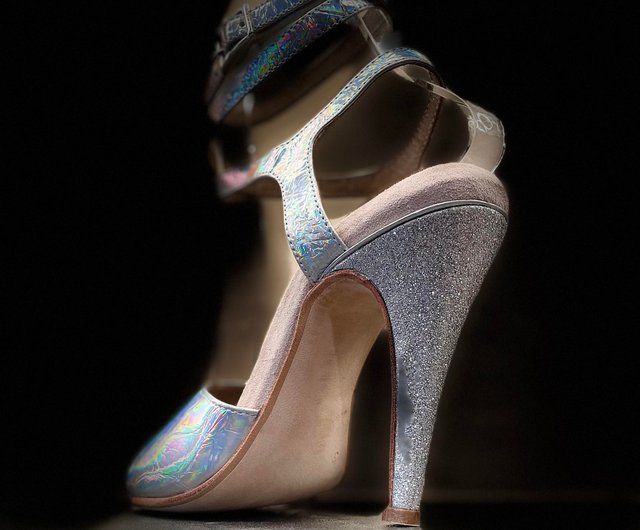 メタリックシルバー サンダルアルゼンチンタンゴ