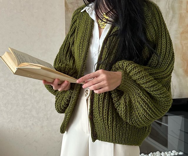 分厚いニット カーディガン グリーン カーディガン 女性用手編み
