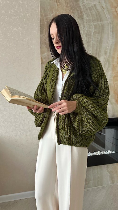 Scarlet Sails Shop Chunky knit cardigan Green cardigan Hand knitted sweater for women