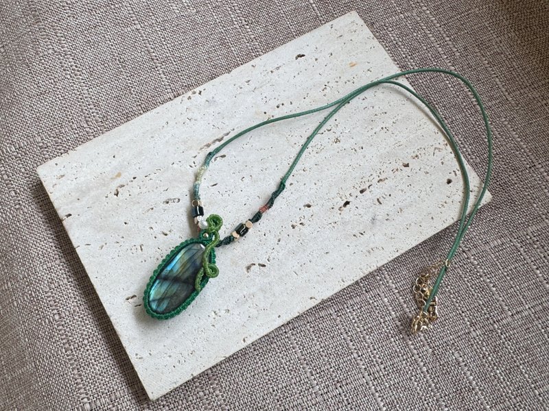 230613 Macrame woven labradorite choker - Necklaces - Semi-Precious Stones Green