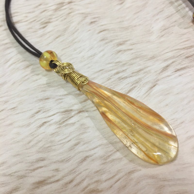 Golden Age Water Drop Glass Necklace - สร้อยคอ - กระจกลาย สีเหลือง