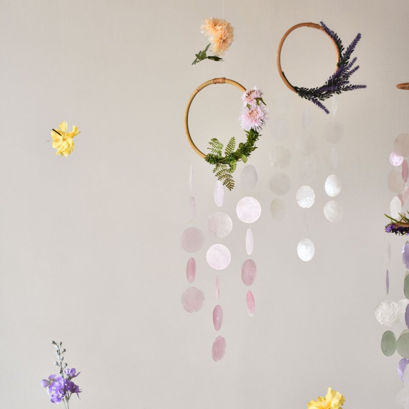 Shell hanging ornaments | Vienna Flower Shop (chamomile bouquet) - ตกแต่งผนัง - เปลือกหอย สึชมพู