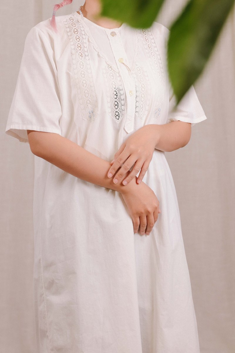 Tsubasa.Y│Antique European pure white short-sleeved pajamas dress A14 basket empty embroidery short-sleeved retro - One Piece Dresses - Cotton & Hemp White