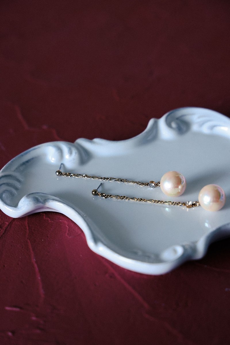 COR-DATE / chain rhinestone pendant pearl / large pearl - ต่างหู - โลหะ สีทอง