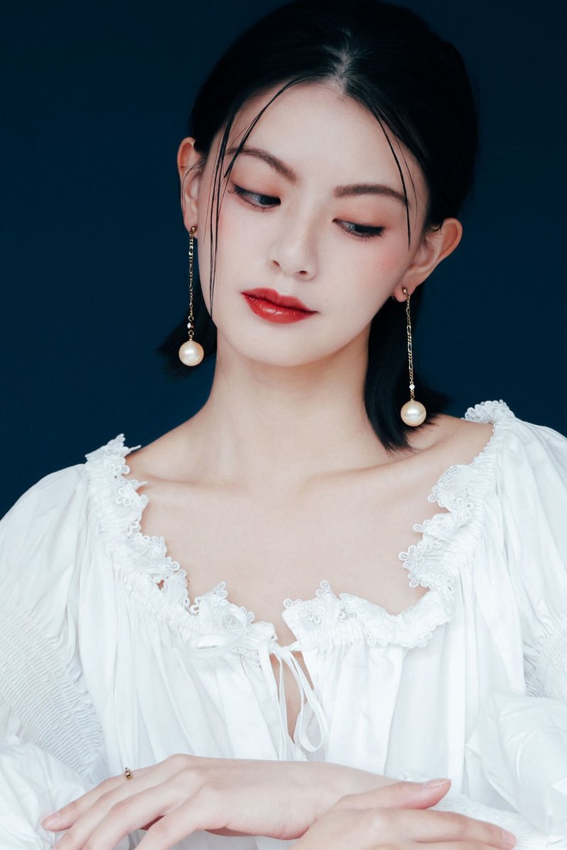 COR-DATE / 鏈條水鑽垂吊珍珠 / 大珍珠 - 耳環/耳夾/耳骨夾 - 其他金屬 金色