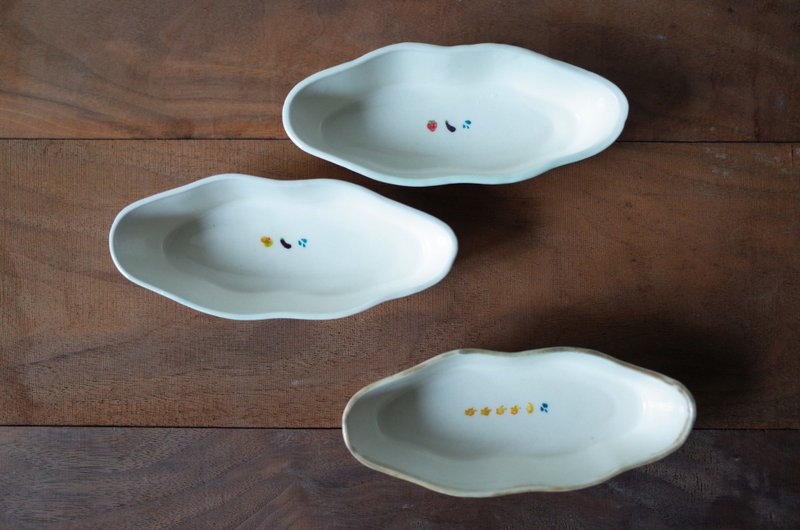 Lover in the Cloud [Modern Version] Small Disc - Small Plates & Saucers - Pottery White