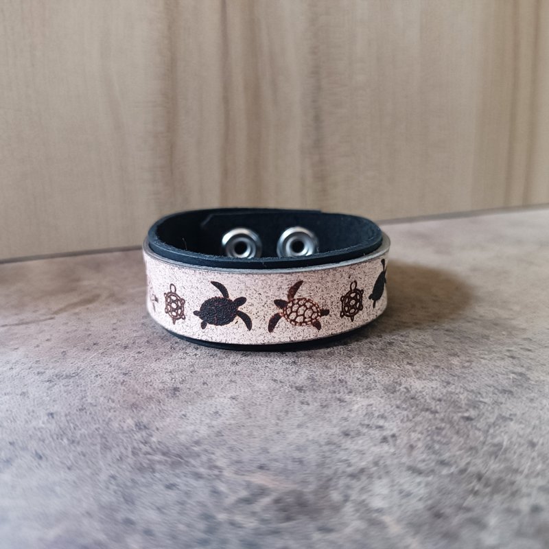 Black Tortoise Bracelet, Guardian of the North, Longevity/Resilience Symbol - 手鍊/手環 - 真皮 黑色