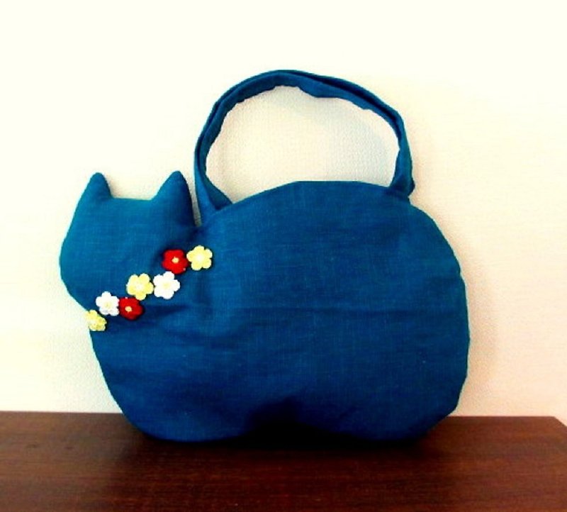 New Slab Linen Flower Cat Bag Turquoise B - กระเป๋าถือ - ผ้าฝ้าย/ผ้าลินิน สีน้ำเงิน