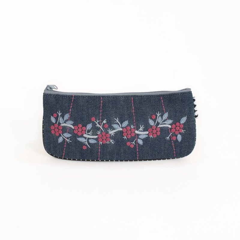 Wild strawberry embroidery/pen case - กระเป๋าใส่เหรียญ - ผ้าฝ้าย/ผ้าลินิน สีน้ำเงิน