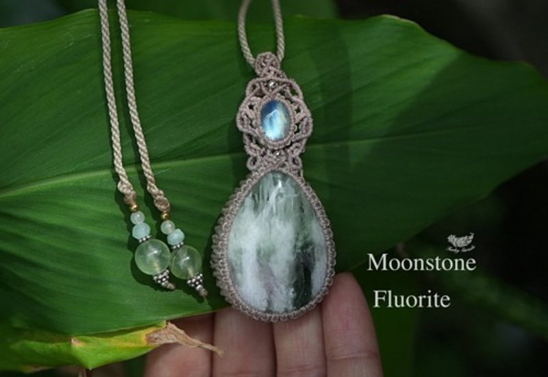 Rainbow color★moonstone ×Angel Feather Fluorite macrame necklace 1636 - สร้อยคอ - เครื่องเพชรพลอย 