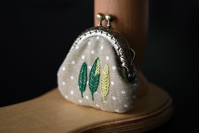 カカ工芸|刺繍手刺繍のsuperminiの口の金のパッケージ[自然] - 小銭入れ - 刺しゅう糸 