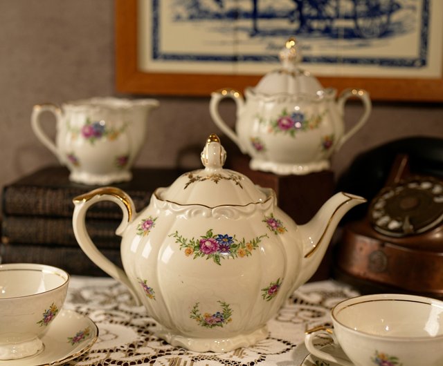 Floral Brown and Gold Embossed Cup and Saucer Set (Set of 6 Cups