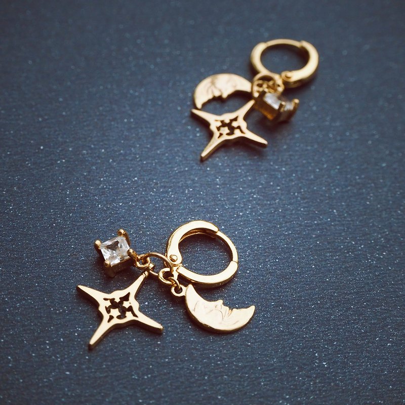 'Moon Child' gold plated earrings - ต่างหู - โลหะ สีทอง