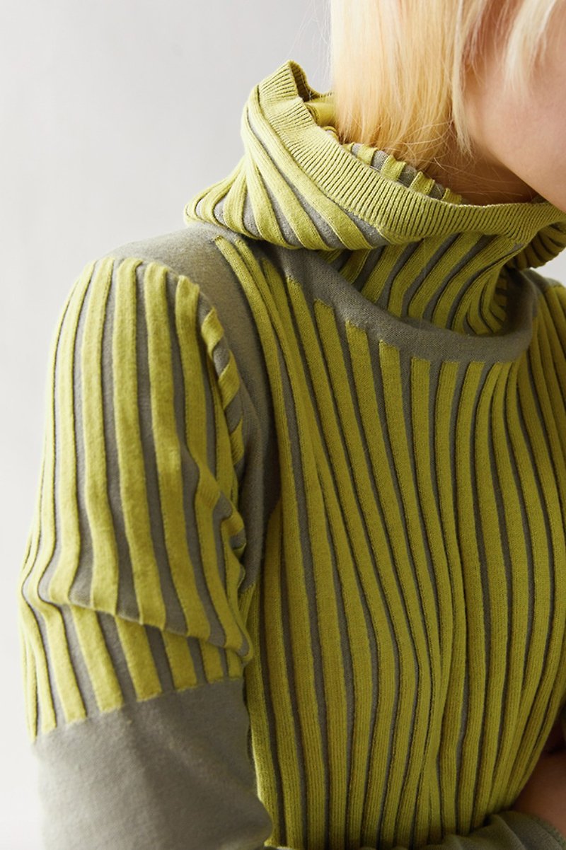 Ninja Sweater Grid Hooded Sweater - Women's Tops - Other Materials Khaki