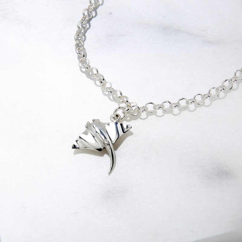 【Angel & Me】Lucky Manta Stingray s925 sterling silver bracelet Birthday gift - Bracelets - Sterling Silver Silver