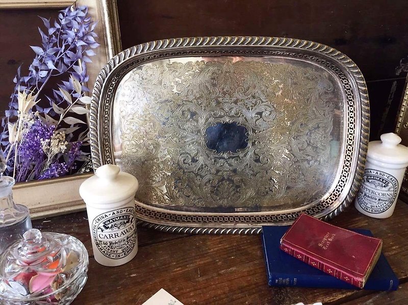 British antique silver-plated carved square tray (JS) - ของวางตกแต่ง - โลหะ สีเงิน