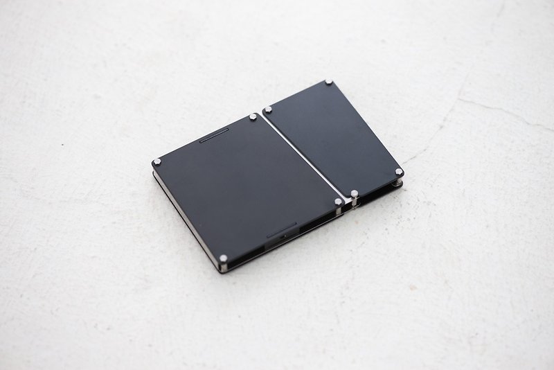 Aluminium Card Case 金屬名片盒 鋁合金 黑銀色 客製刻字 - 卡片套/卡片盒 - 其他金屬 黑色